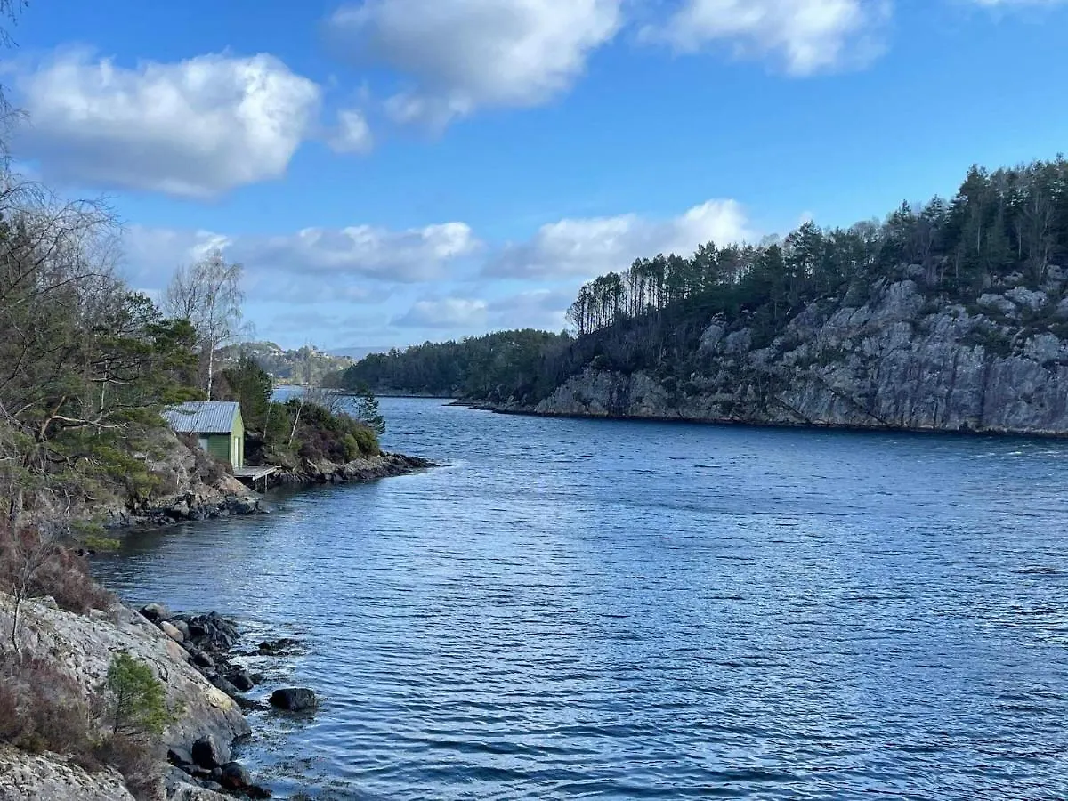 6 Person Holiday Home In Rubbestadneset