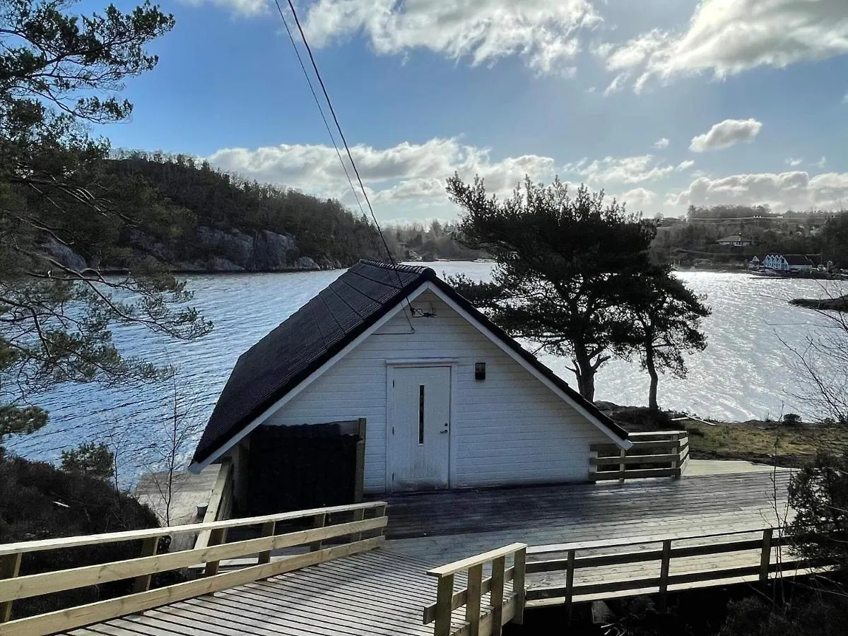 6 Person Holiday Home In Rubbestadneset