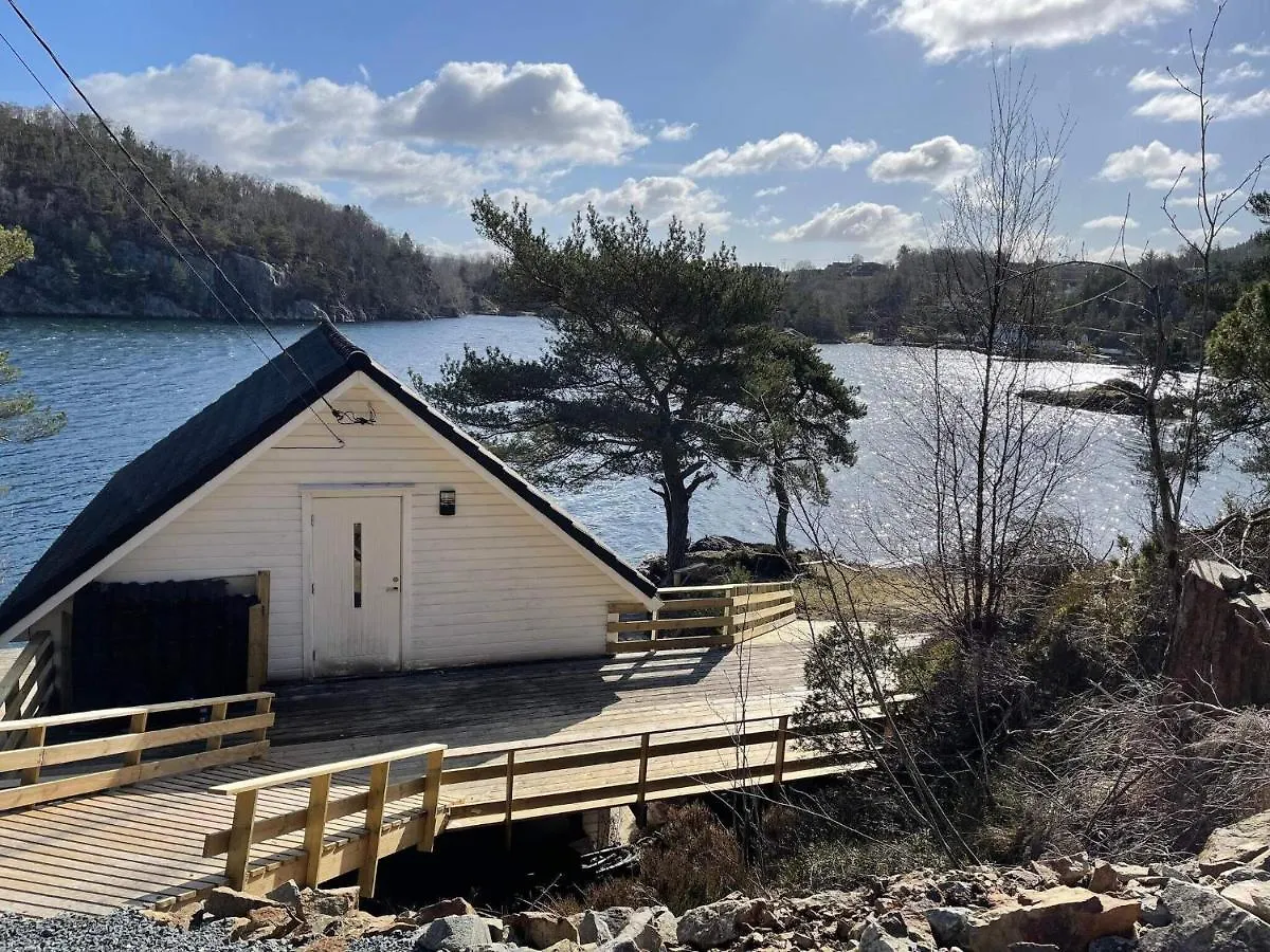 6 Person Holiday Home In Rubbestadneset